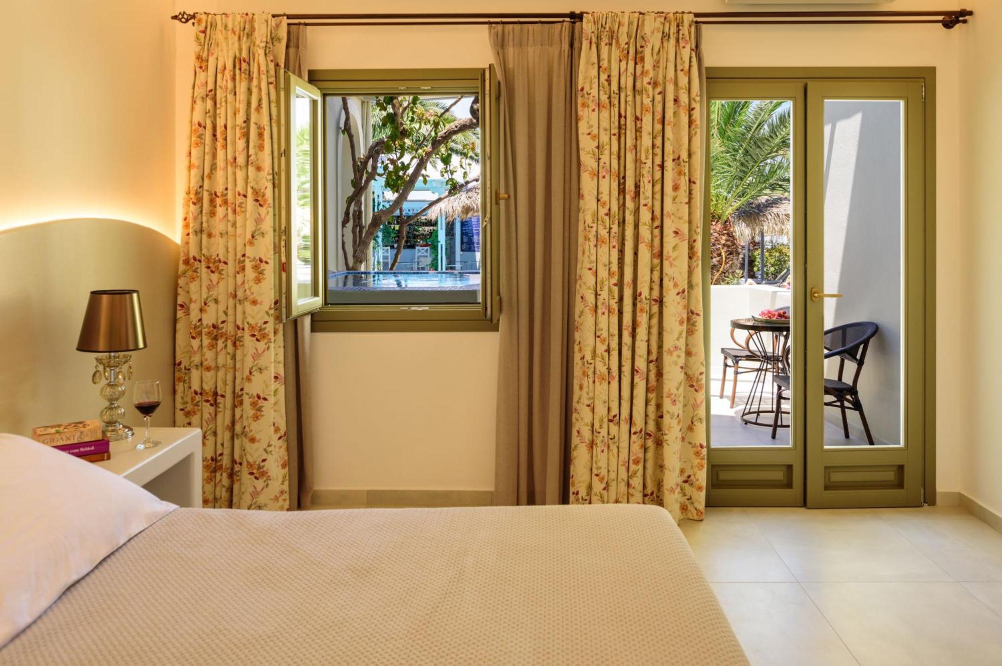 Zephyros Hotel Kamári Esterno foto